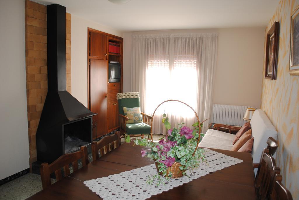 La Badia Villa Sant Feliu De Pallerols Room photo